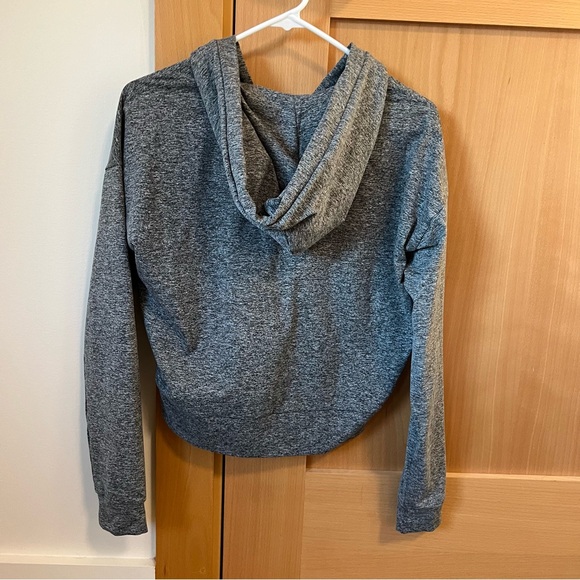 Vuori Granite Cropped Hoodie - Picture 4 of 4